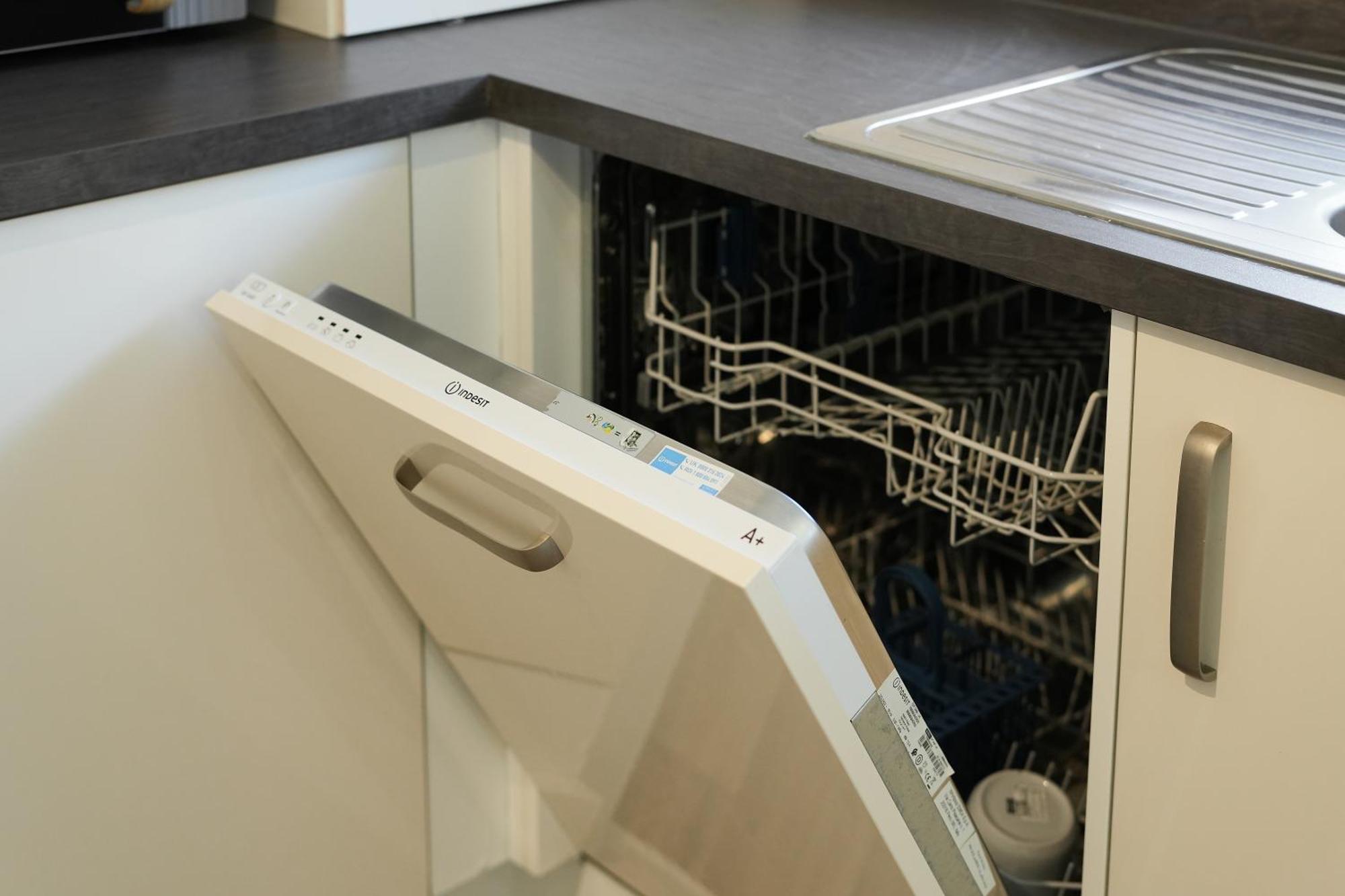Mersey Way, Spacious 3 Bed Home, Close To Sheffield City Centre & Free Driveway Parking - Perfect For Workers, Groups & Families - Hosted By Stay Host Save Экстерьер фото