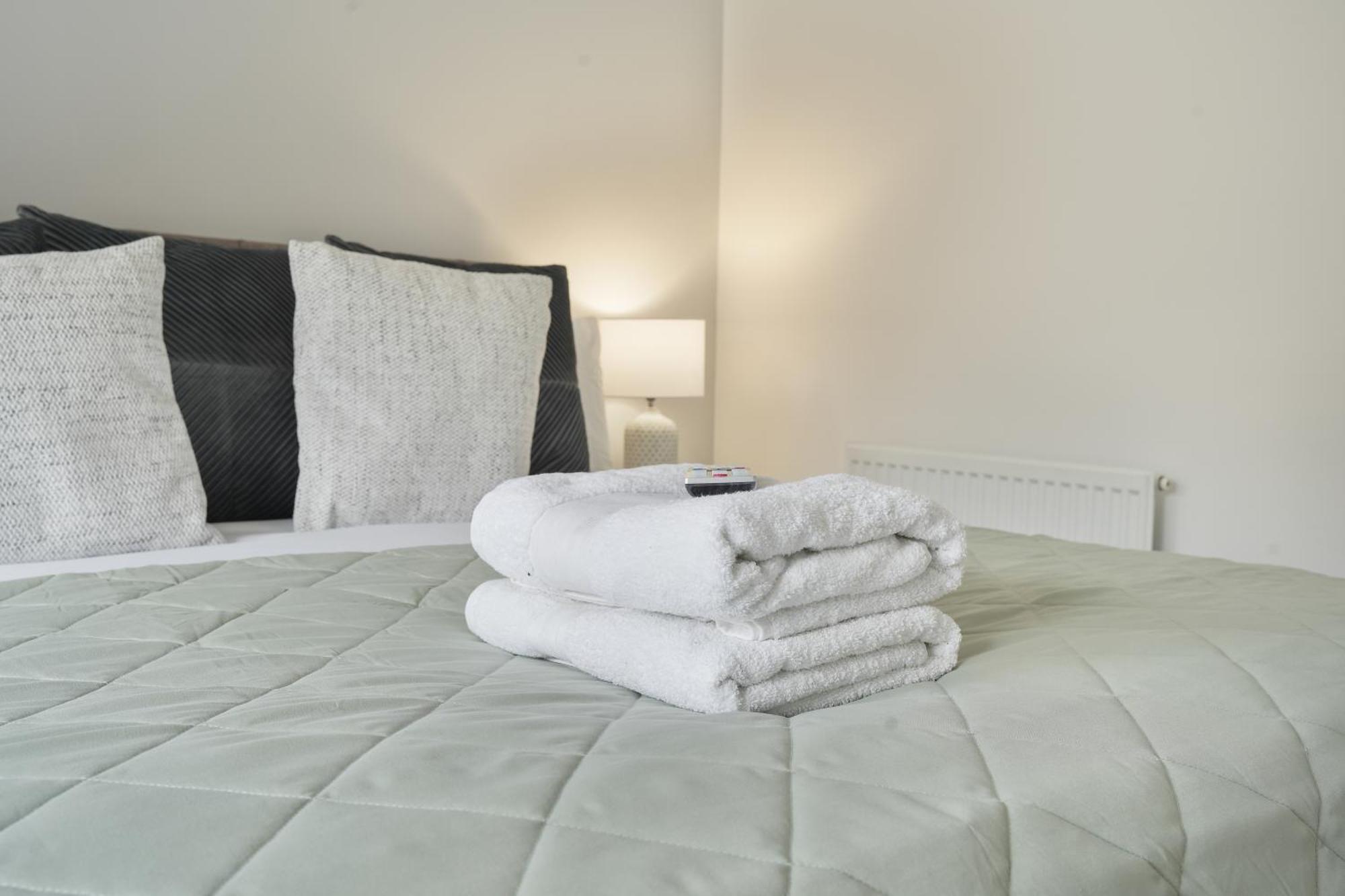 Mersey Way, Spacious 3 Bed Home, Close To Sheffield City Centre & Free Driveway Parking - Perfect For Workers, Groups & Families - Hosted By Stay Host Save Экстерьер фото