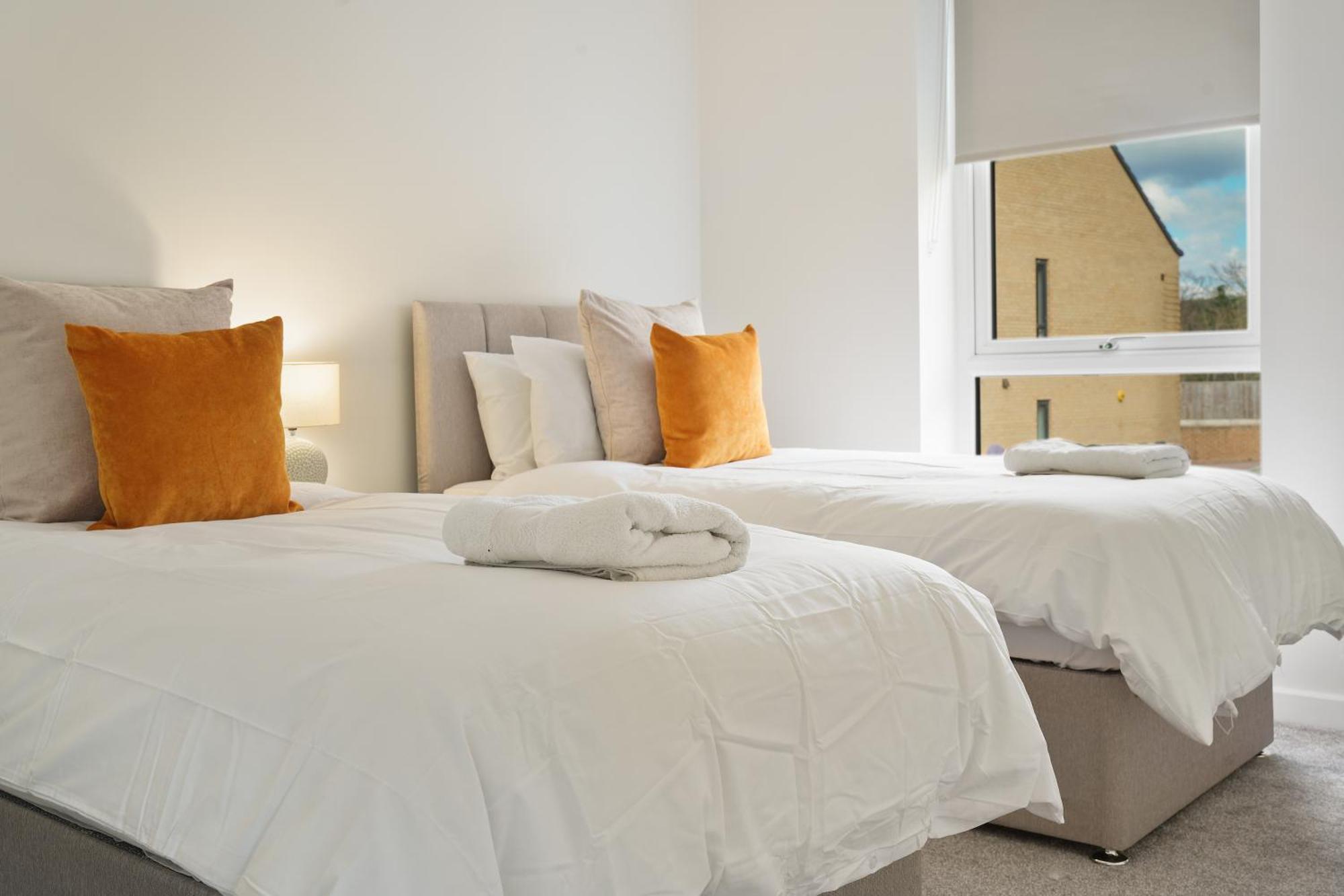 Mersey Way, Spacious 3 Bed Home, Close To Sheffield City Centre & Free Driveway Parking - Perfect For Workers, Groups & Families - Hosted By Stay Host Save Экстерьер фото